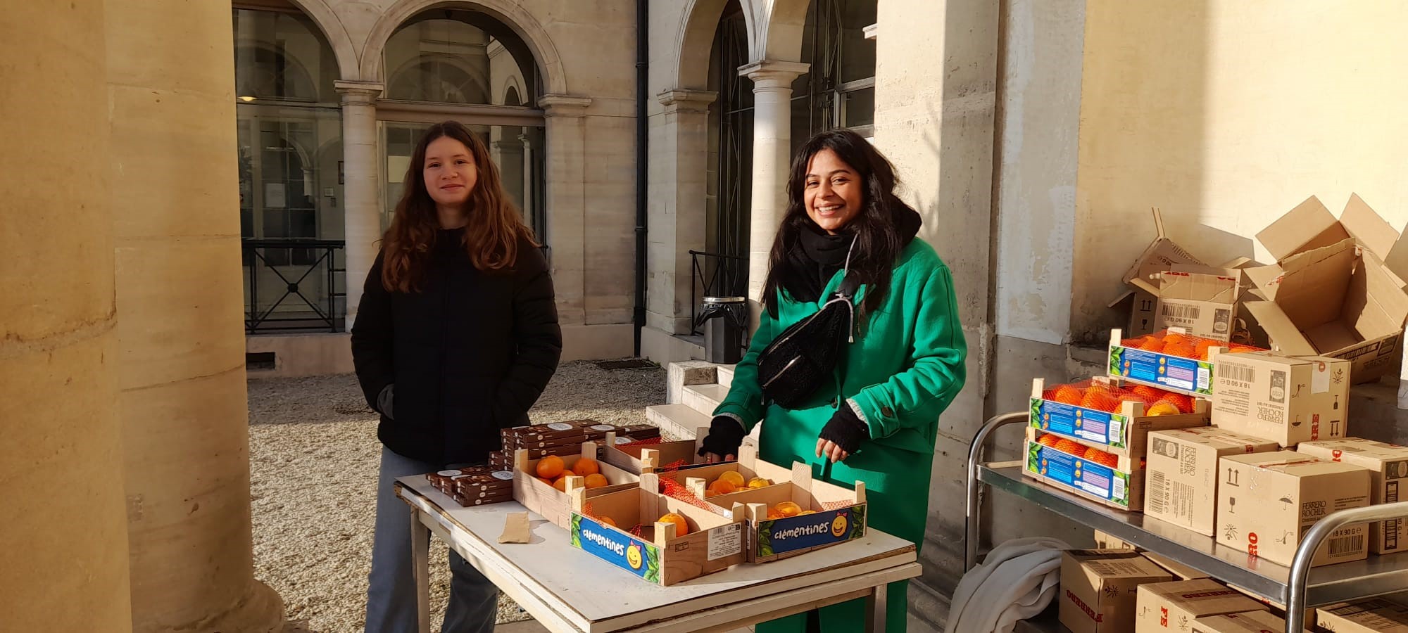 Distribution de cadeaux personnes sans abris